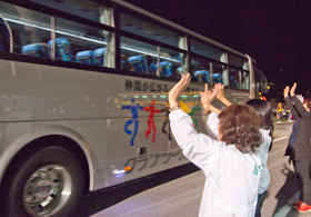 会場整備や後かたづけなどのすべてをクラブツーリズムのスタッフ自らが行なって祭りを自律的に管理している。